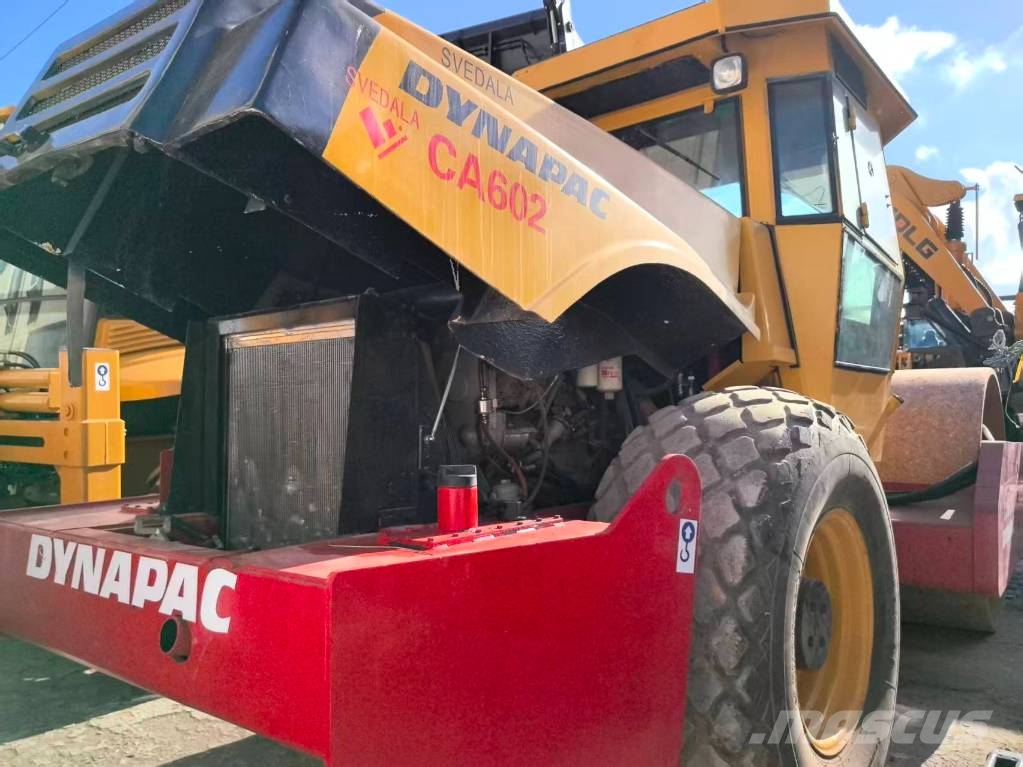 Dynapac CA 602 D 振動ローラ