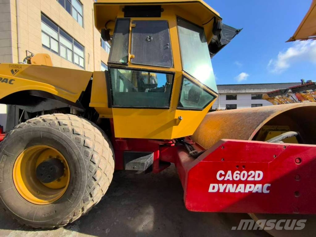 Dynapac CA 602 D 振動ローラ