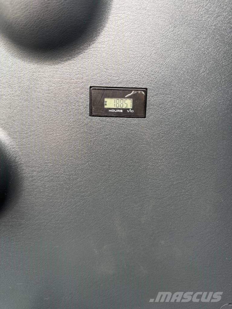 Hyundai HX 145 ALCR Roomikekskavaatorid