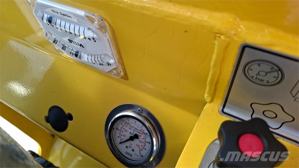 Bomag BM 600/15-2 Otros