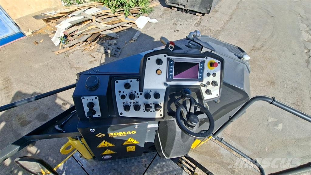 Bomag BM 600/15-2 Otros