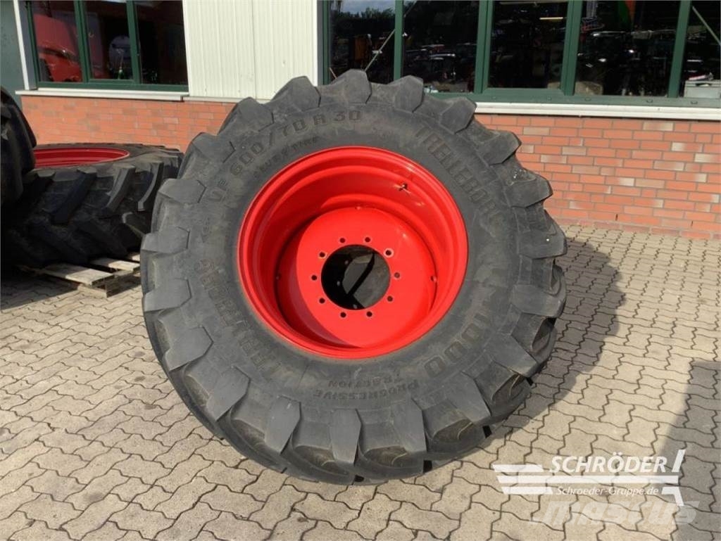 Trelleborg VF 600/70 R30 + VF 650/75 R42 Zdvojené kolesá