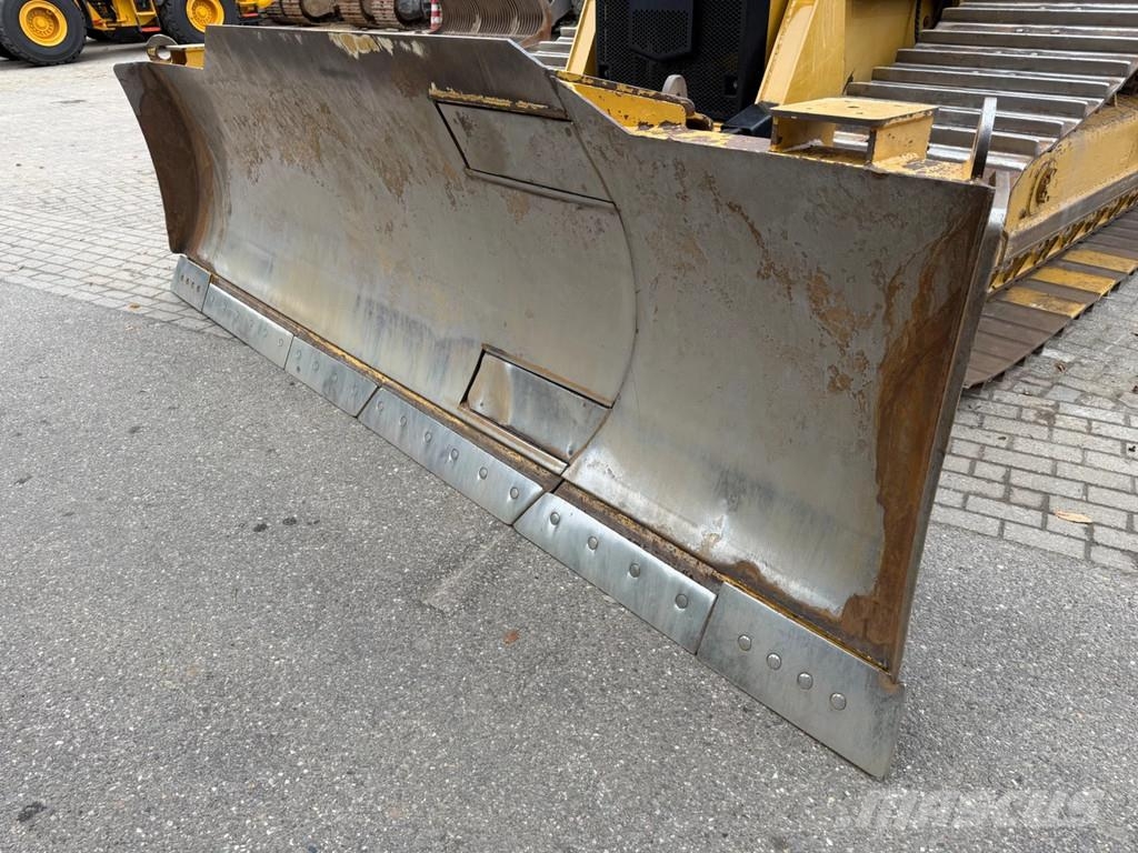 CAT D5 Bulldozer