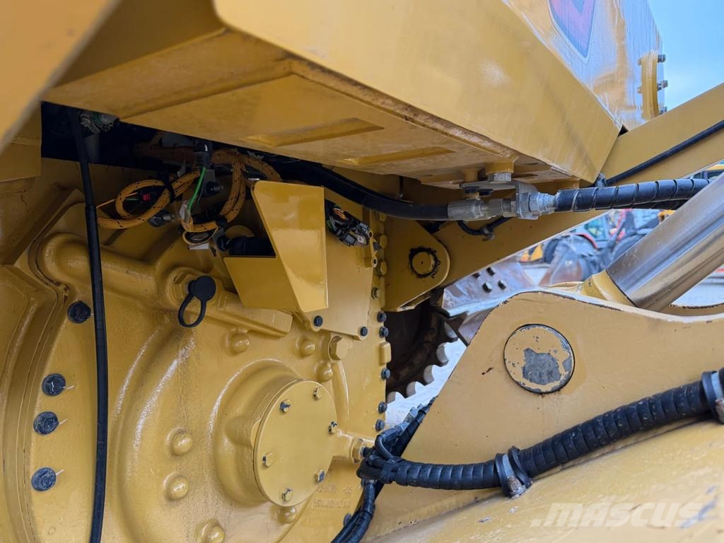 CAT D5 Bulldozer