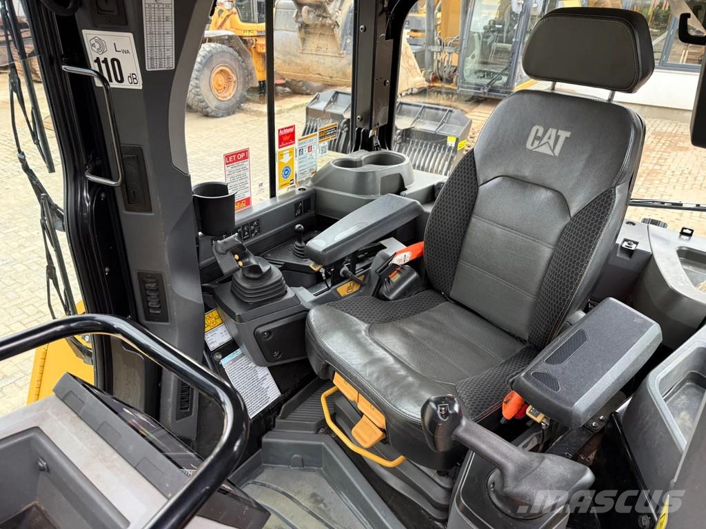CAT D5 Bulldozer
