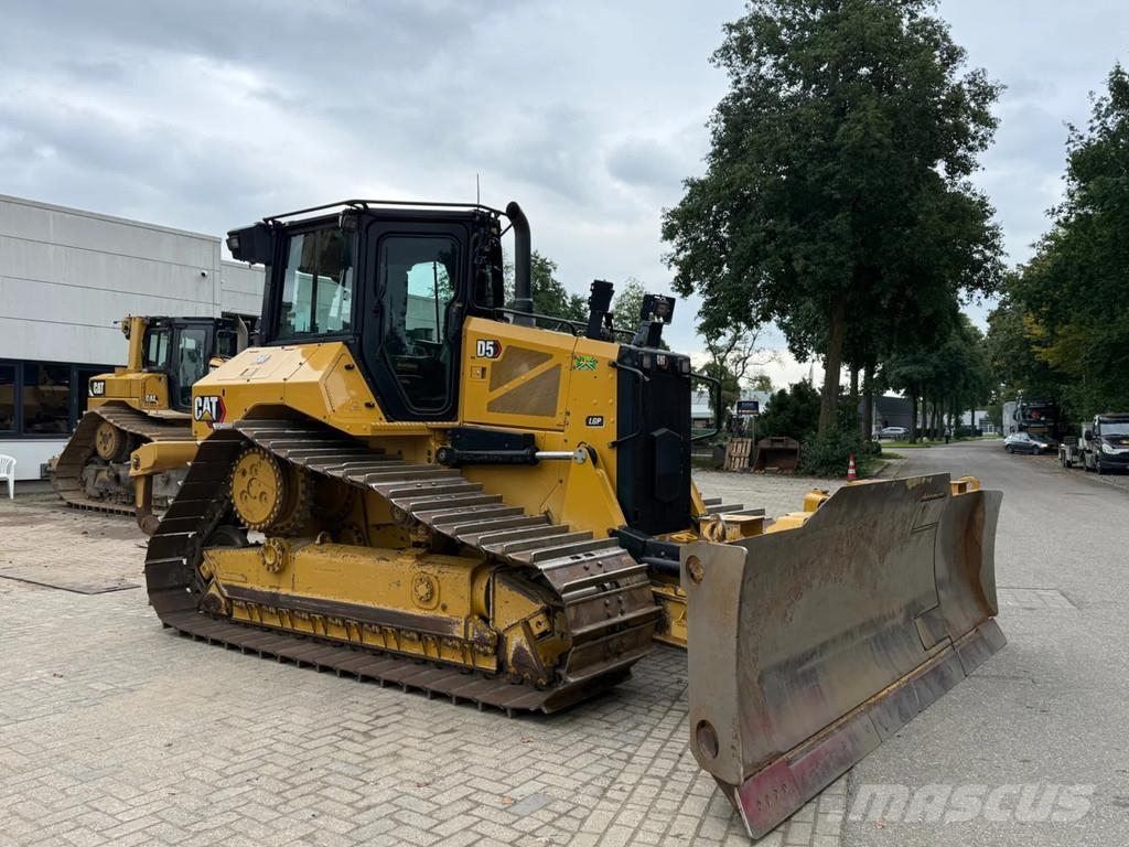 CAT D5 Bulldozer