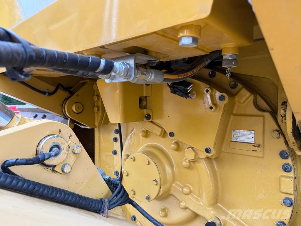 CAT D5 Bulldozer