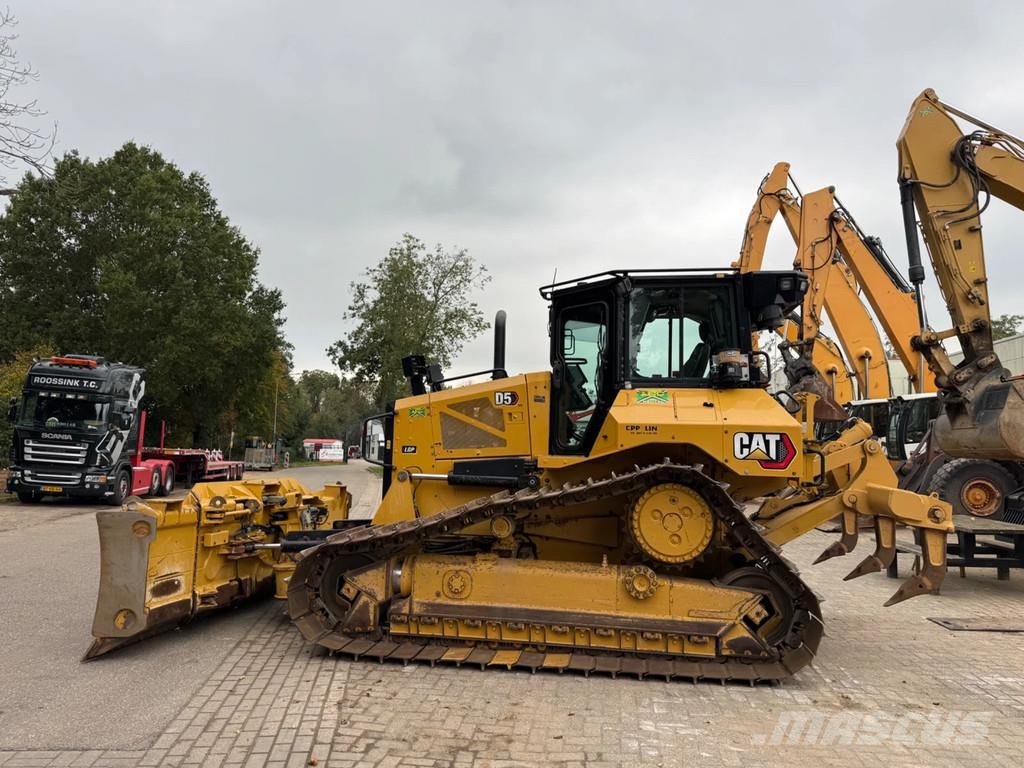 CAT D5 Bulldozer