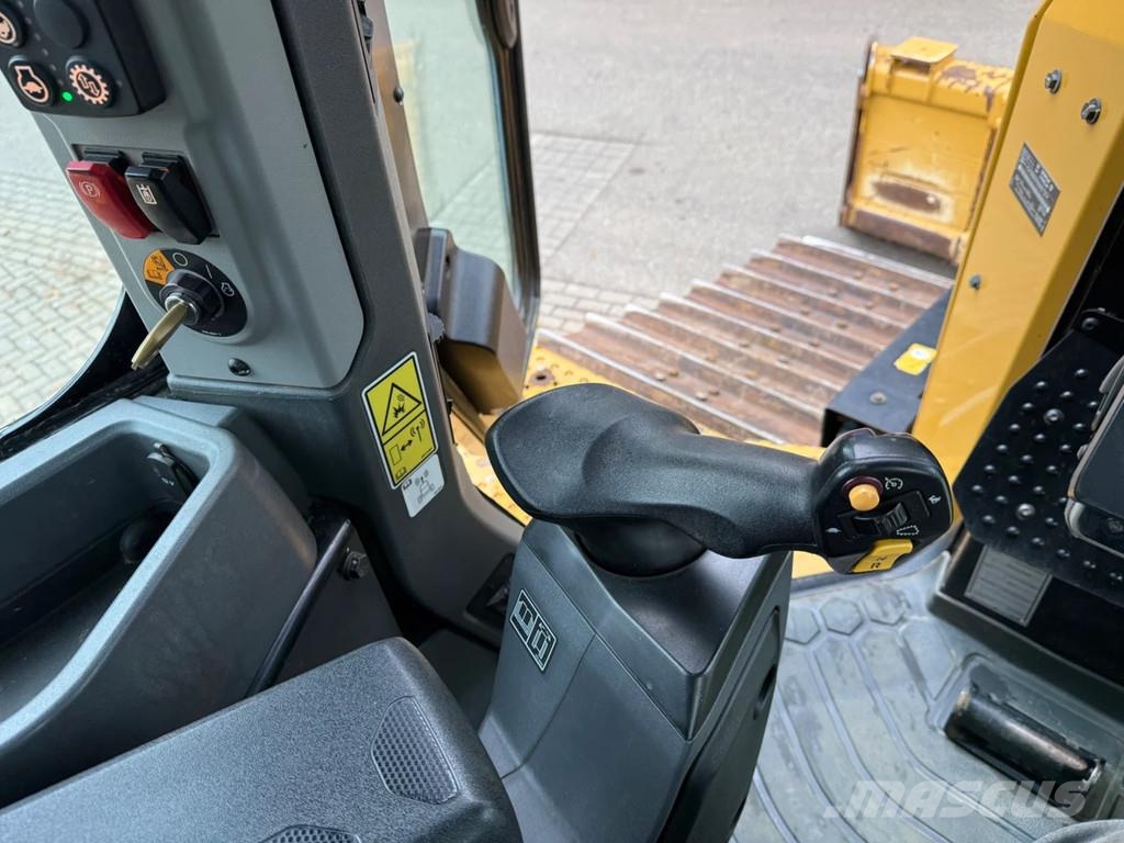 CAT D5 Bulldozer