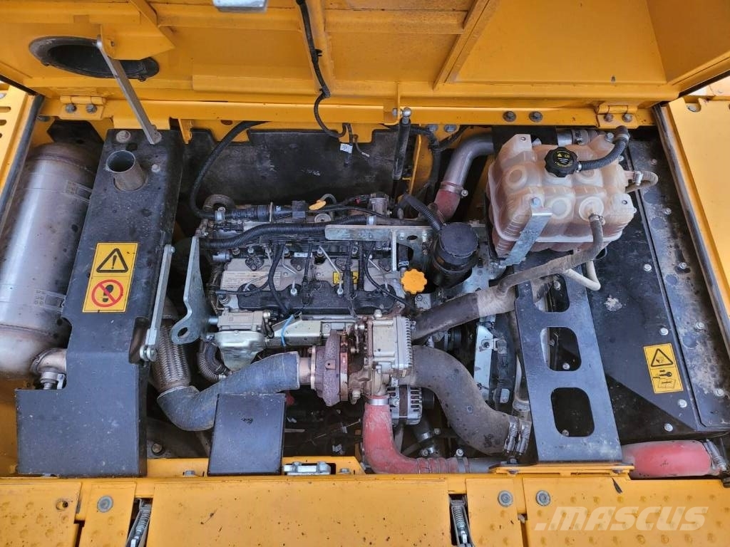 JCB JS220 X Paletli ekskavatörler