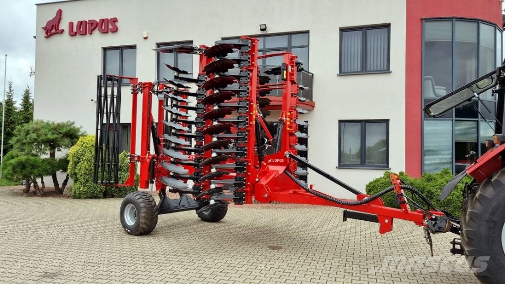 Lupus Hydraulic folding heavy disc harrow 5.0m Schijveneggen