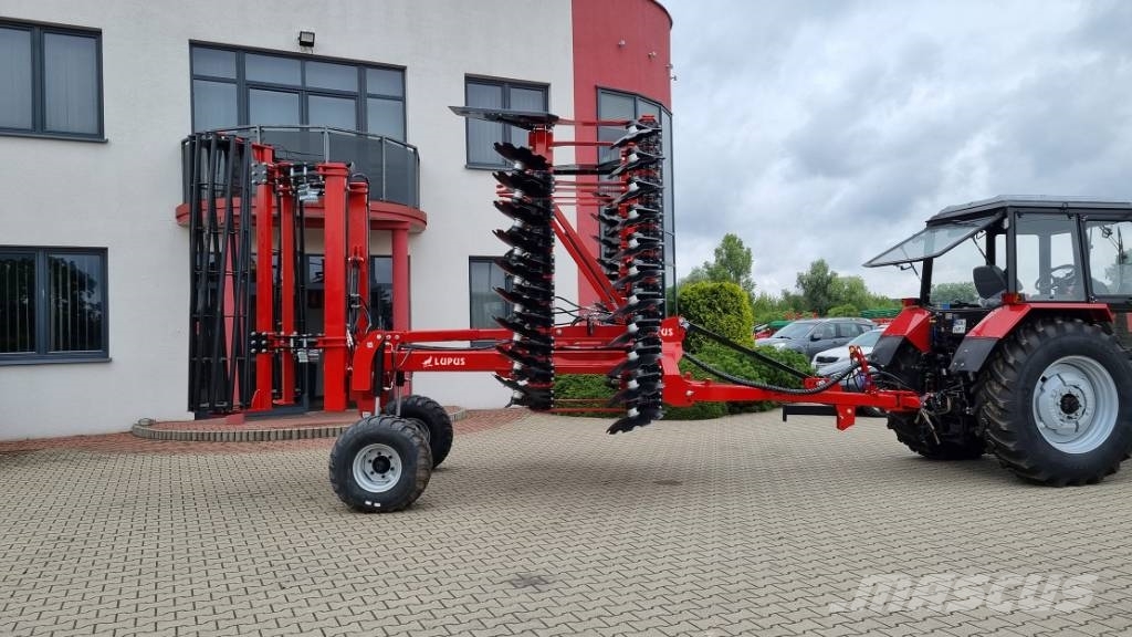 Lupus Hydraulic folding heavy disc harrow 5.0m Schijveneggen