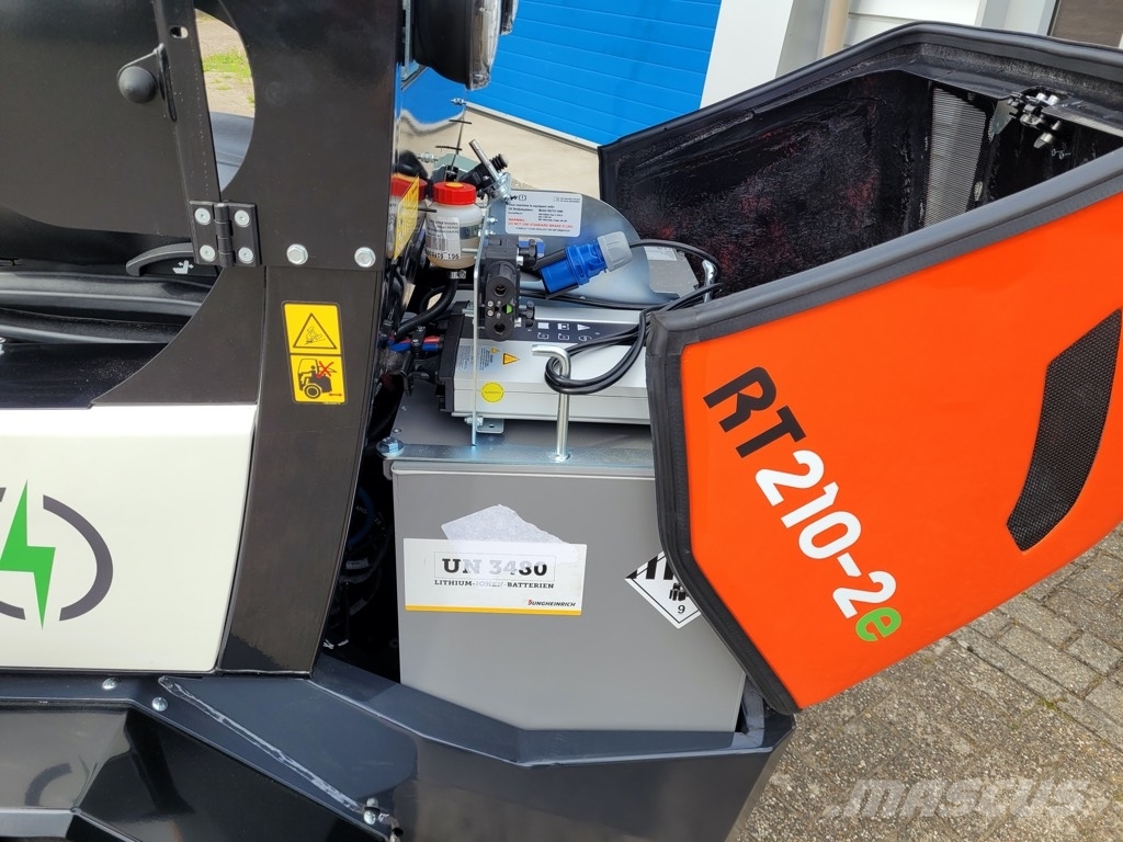 Kubota RT210-2E 轮式装载机