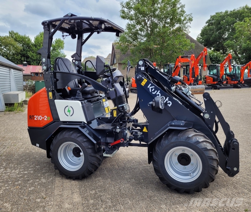 Kubota RT210-2E 轮式装载机
