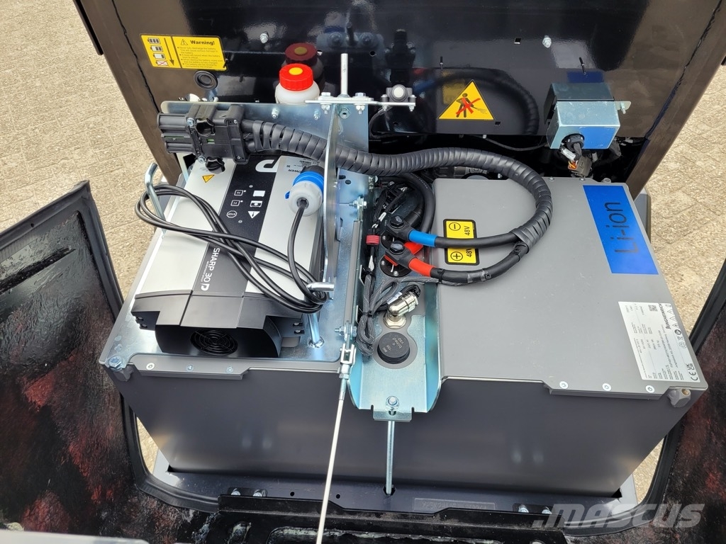 Kubota RT210-2E 轮式装载机