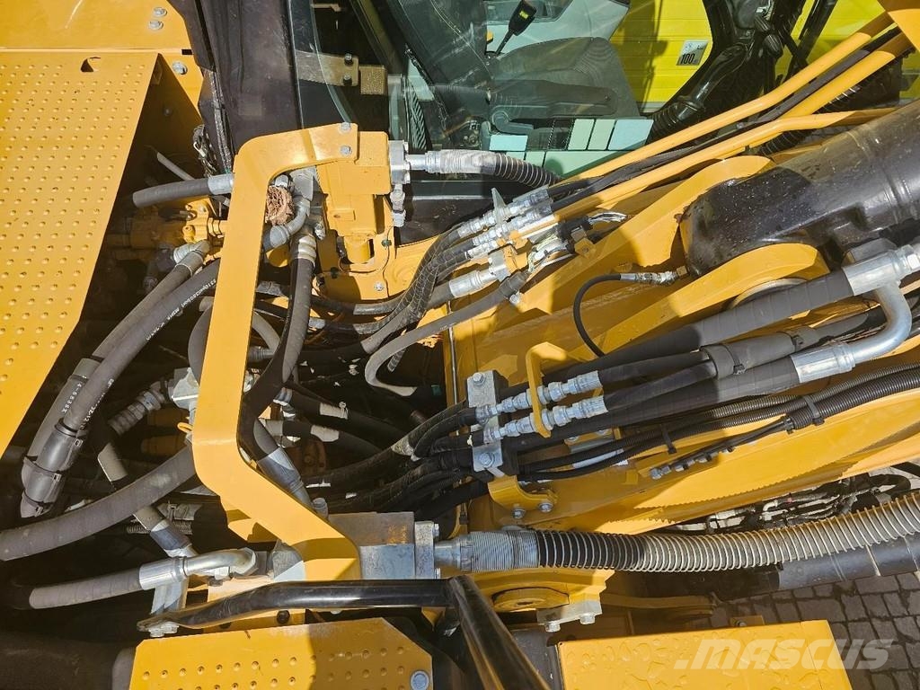 CAT 323 Εκσκαφείς με ερπύστριες