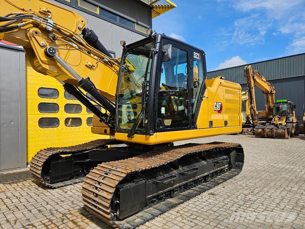 CAT 323 Εκσκαφείς με ερπύστριες