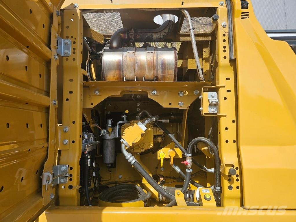CAT 323 Εκσκαφείς με ερπύστριες