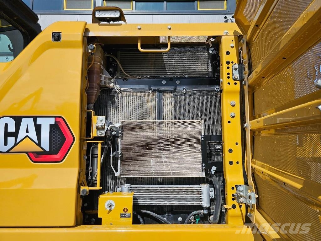 CAT 323 Εκσκαφείς με ερπύστριες