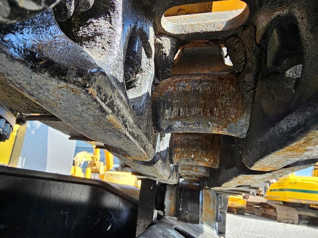 CAT 323 Εκσκαφείς με ερπύστριες