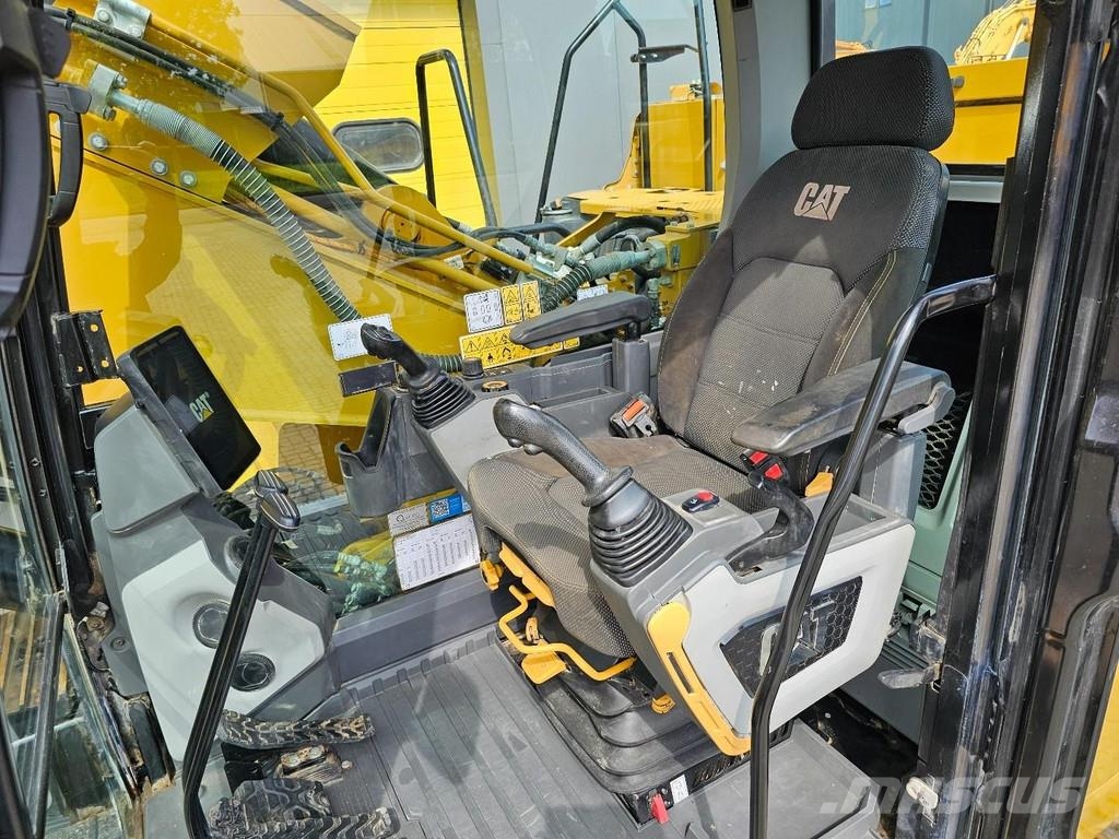 CAT 323 Εκσκαφείς με ερπύστριες