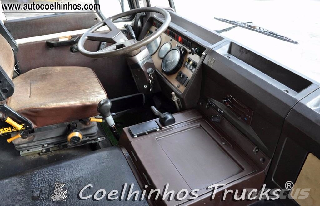 DAF 2500 Ti Priekabos su tentu