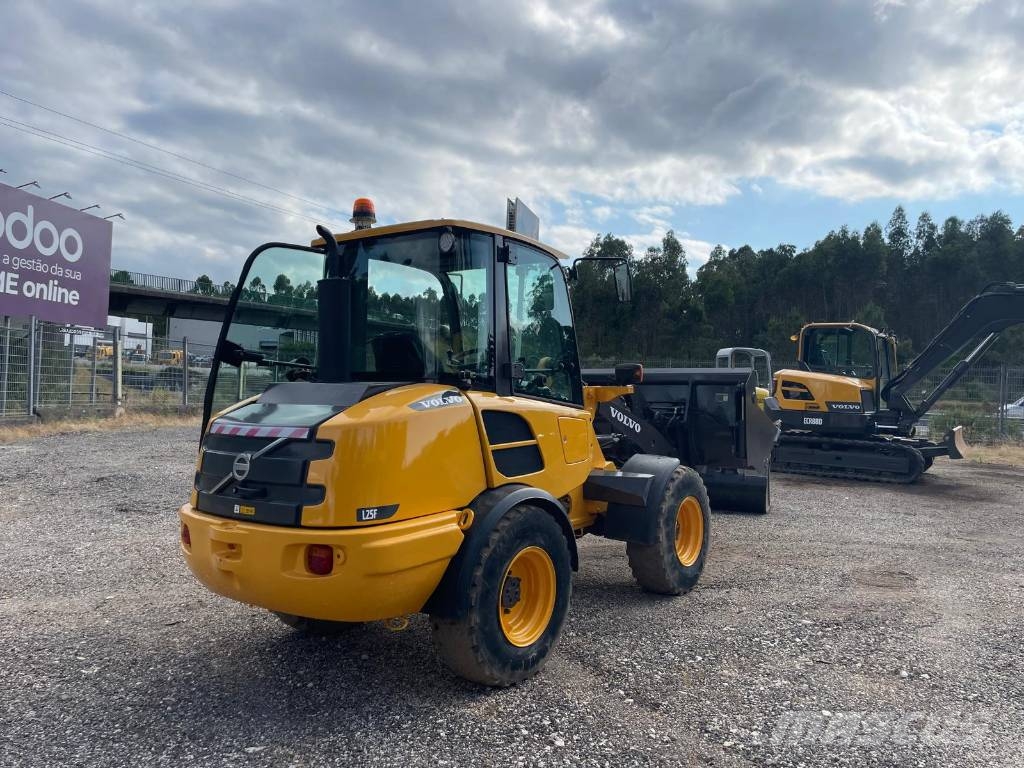 Volvo L 25 F Incarcator pe pneuri