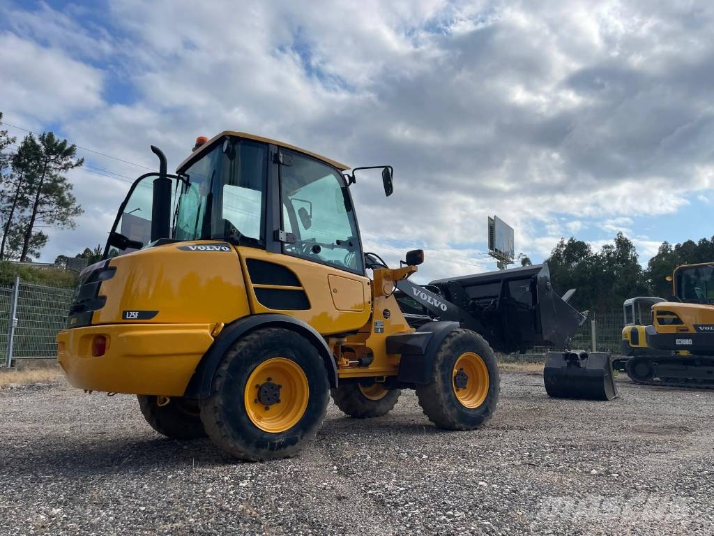 Volvo L 25 F Incarcator pe pneuri