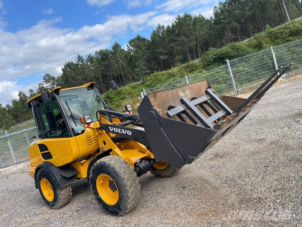 Volvo L 25 F Incarcator pe pneuri