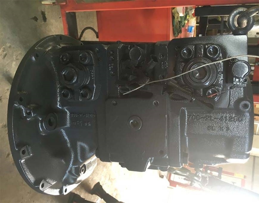 Komatsu PC210-8K Hydraulic pump 708-2L-00700 Transmissie