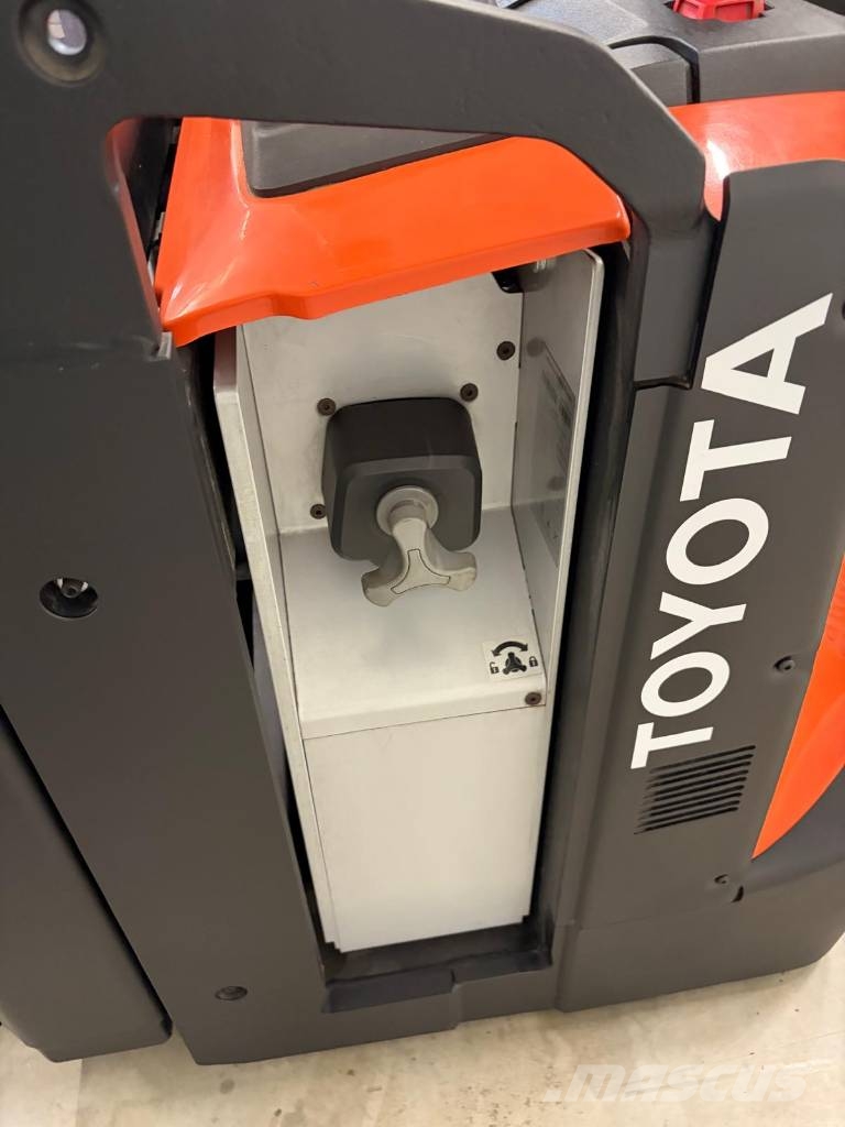 Toyota 11354 - SPE140L LI-ION Elektrikli forkliftler