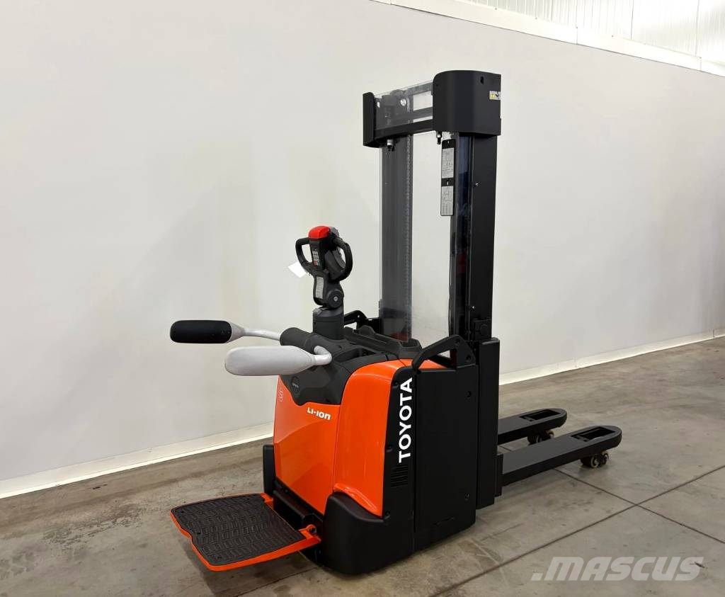 Toyota 11354 - SPE140L LI-ION Elektrikli forkliftler