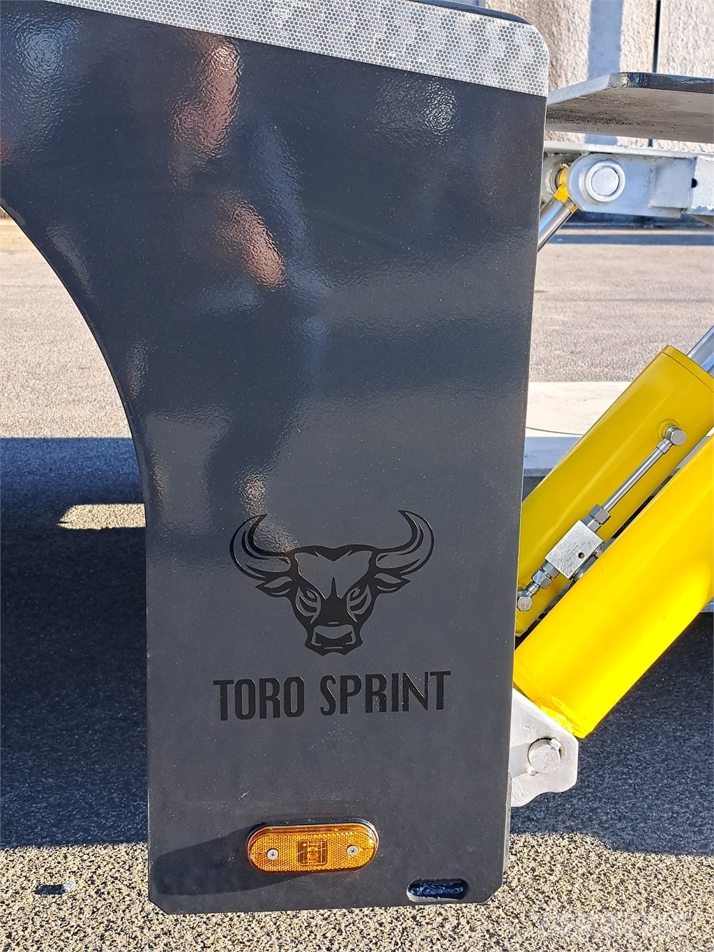 Bull Trailers Toro Sprint Плоскоподови / Бордови полуремаркета
