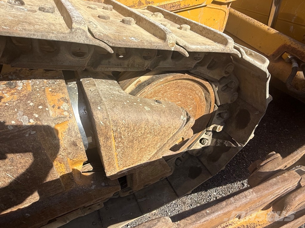 CAT D 7 Crawler dozers