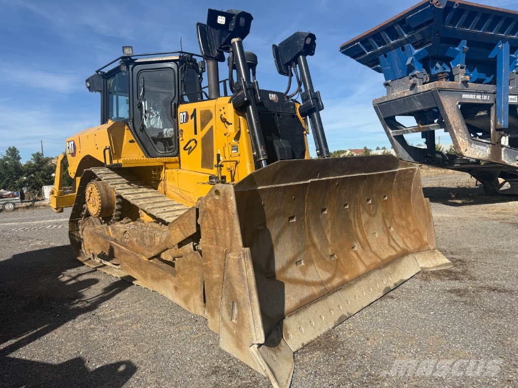 CAT D 7 Crawler dozers