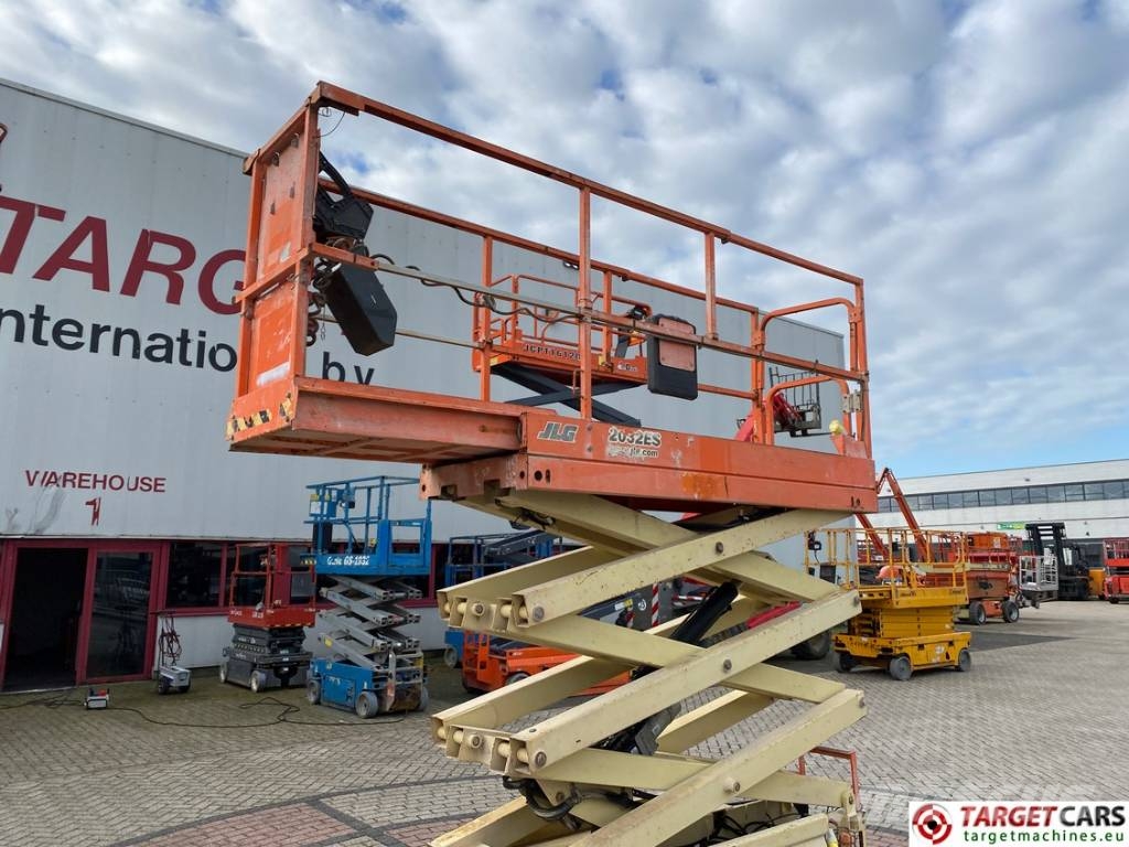 JLG 2032ES Electric Scissor Work Lift 810cm Šķerveida pacēlāji