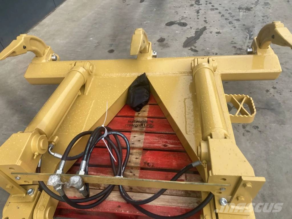 CAT D5M Ripper Scarificatori