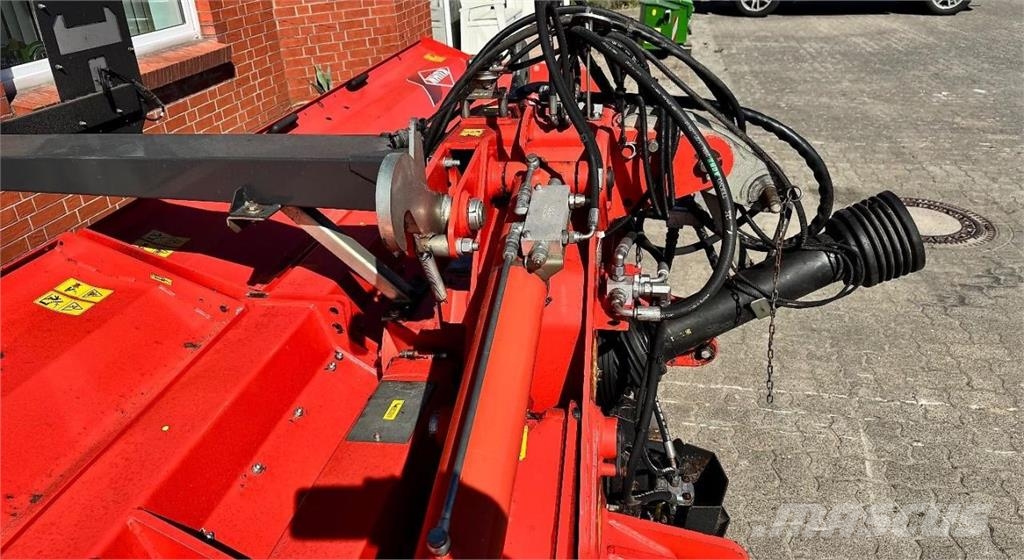 Kuhn RM610 جزازات وأغطية المراعي