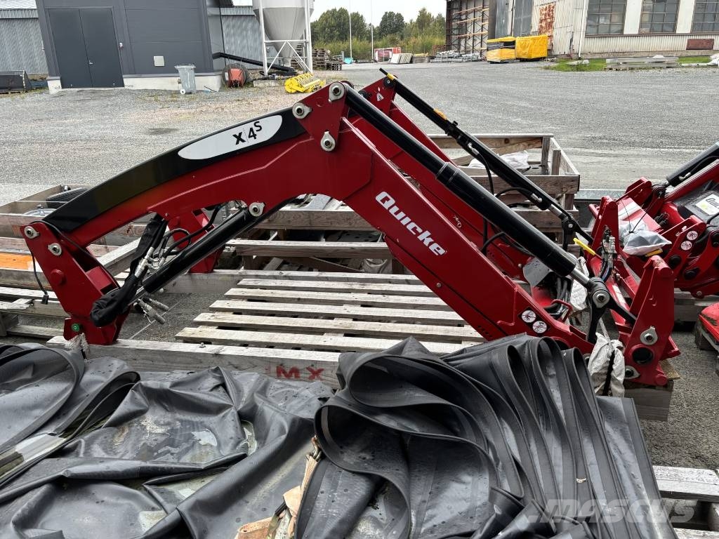 Quicke X4S Frontlastere og graveredskap
