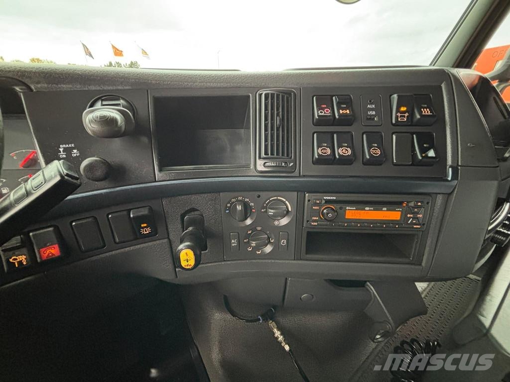 Volvo FH 500 6x2 GLOBE XL / HYDRAULICS / DOUBLE BOGIE Vilcēji