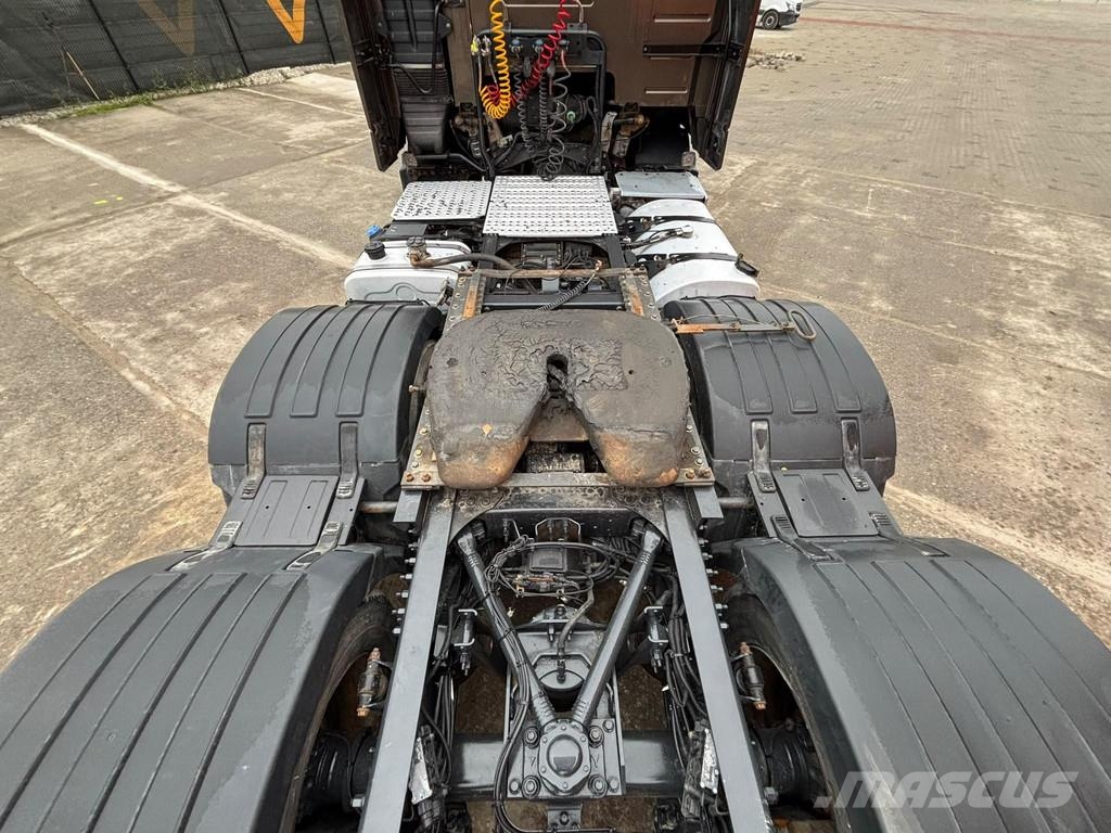 Volvo FH 500 6x2 GLOBE XL / HYDRAULICS / DOUBLE BOGIE Vilcēji