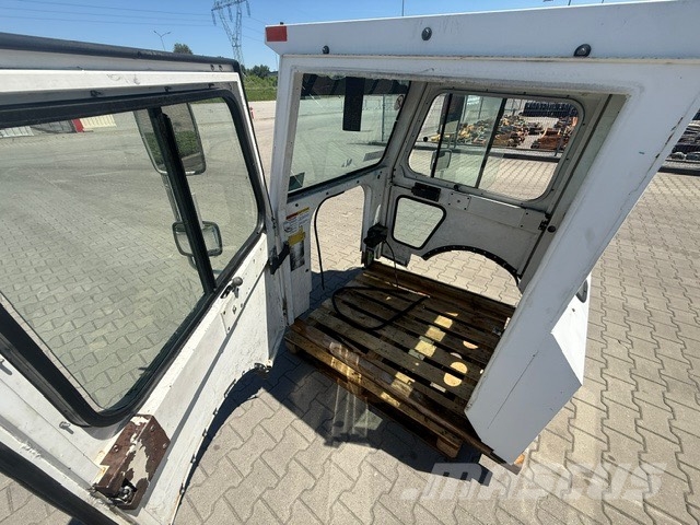 Tiger TUG MA5042LP used cab Equipamentos para aeroportos