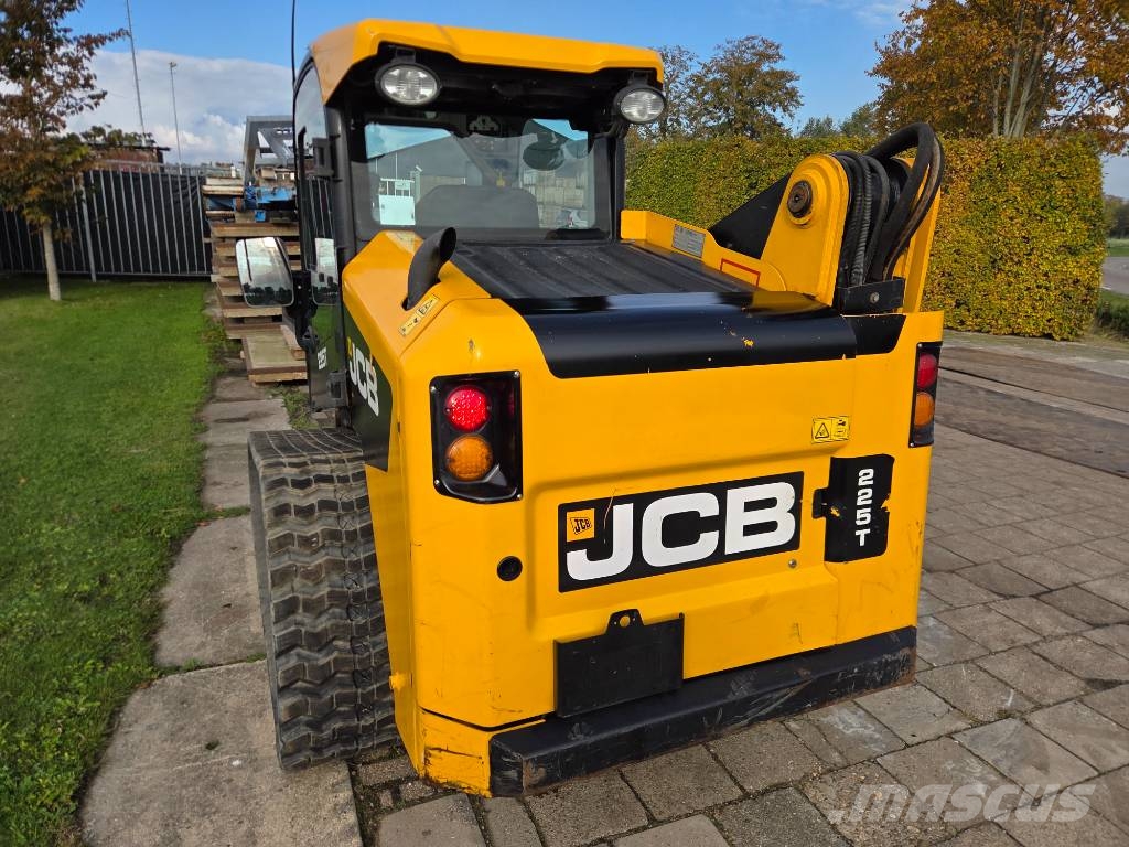 JCB 225 T Lietoti riteņu kompaktiekrāvēji