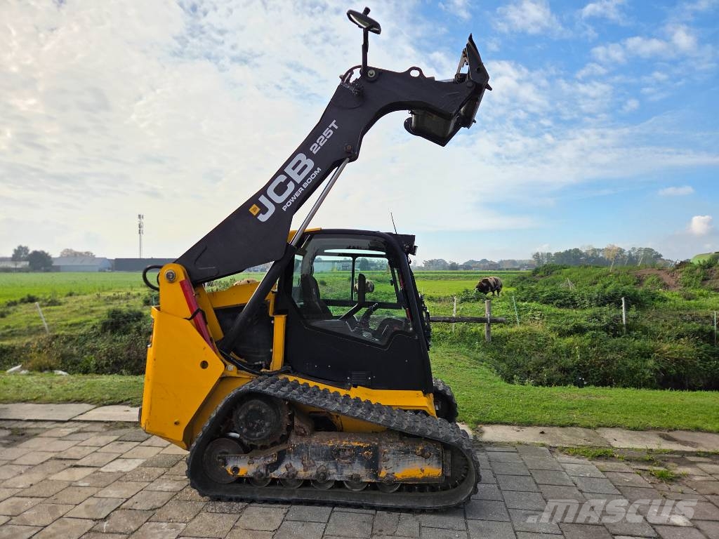 JCB 225 T Lietoti riteņu kompaktiekrāvēji
