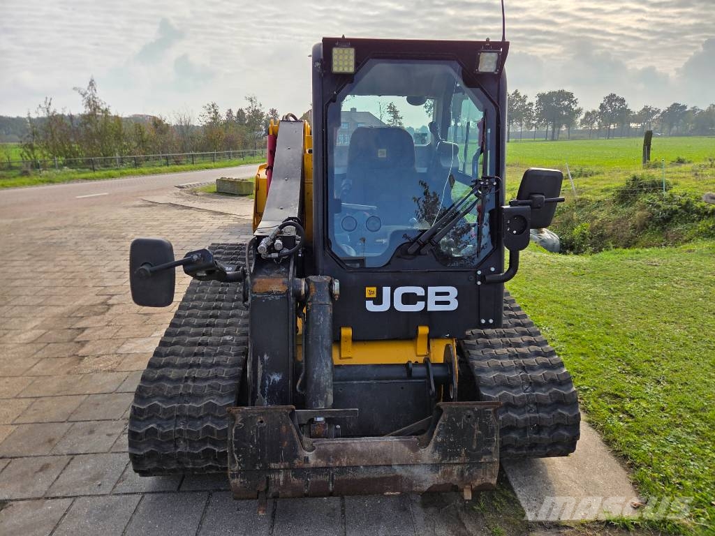 JCB 225 T Lietoti riteņu kompaktiekrāvēji