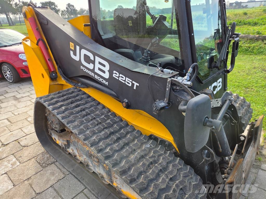 JCB 225 T Lietoti riteņu kompaktiekrāvēji