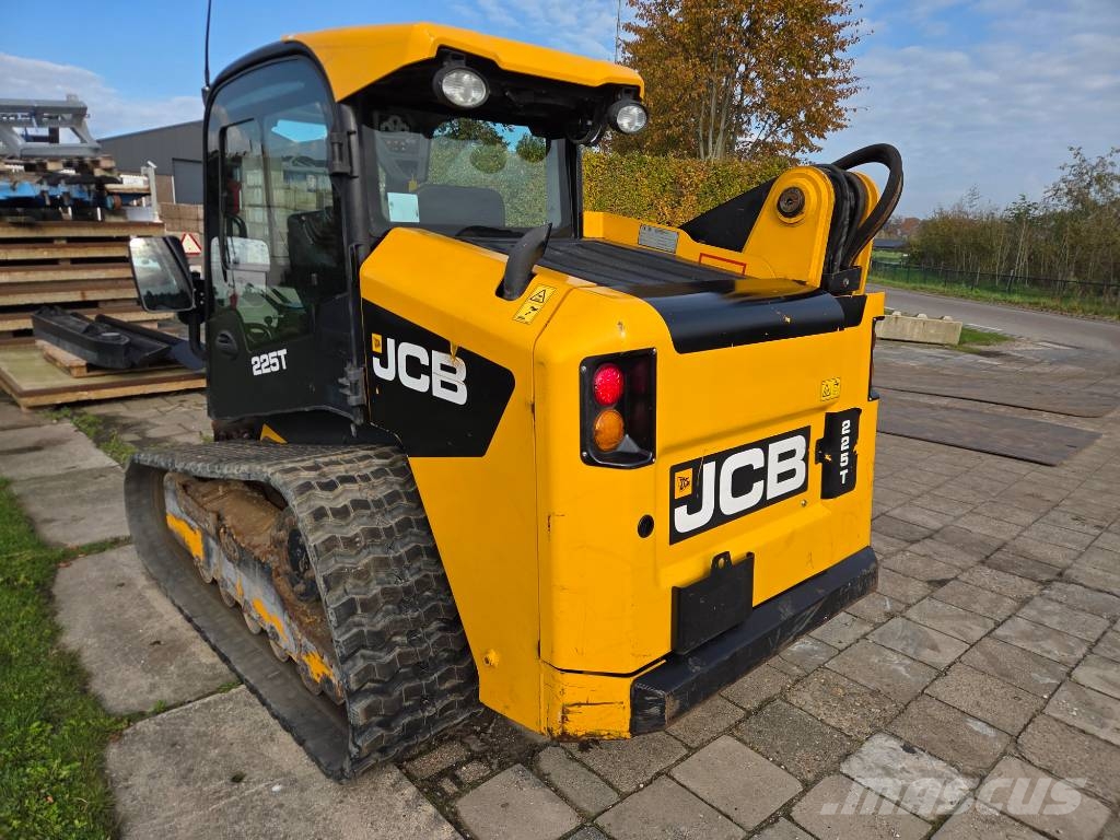 JCB 225 T Lietoti riteņu kompaktiekrāvēji