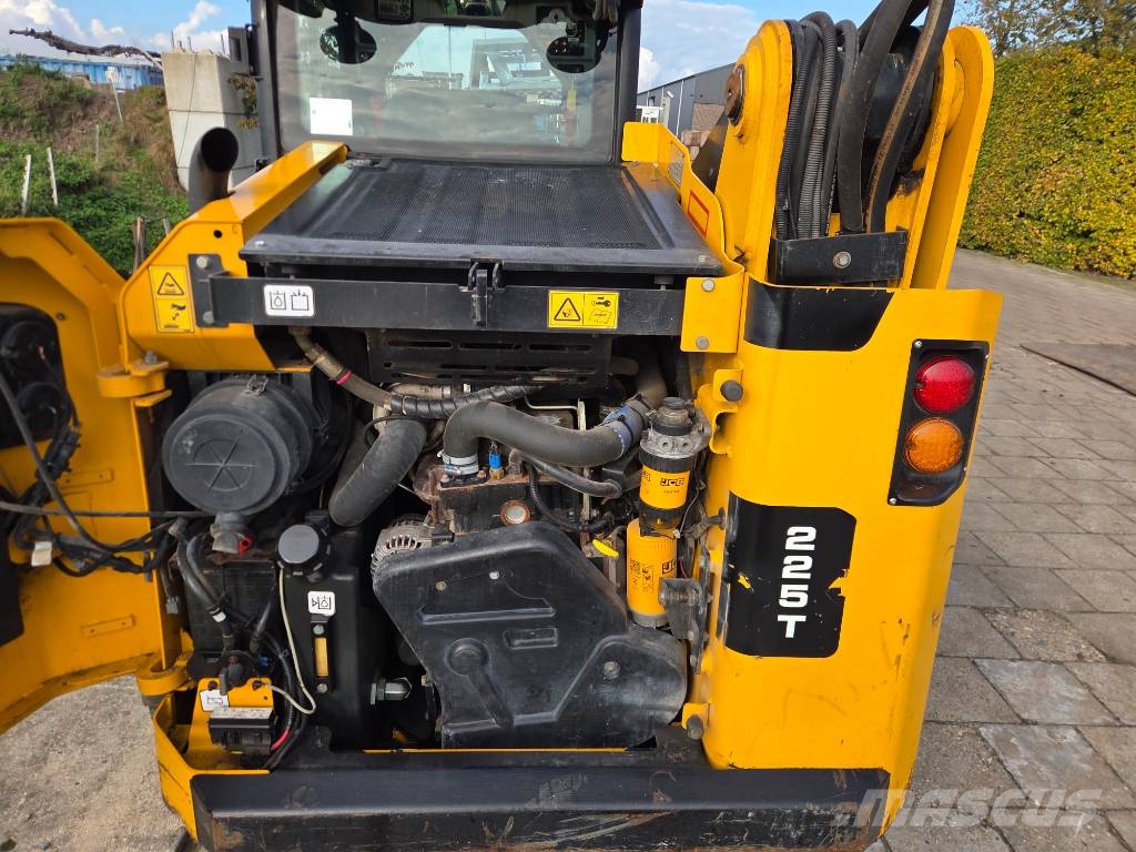JCB 225 T Lietoti riteņu kompaktiekrāvēji