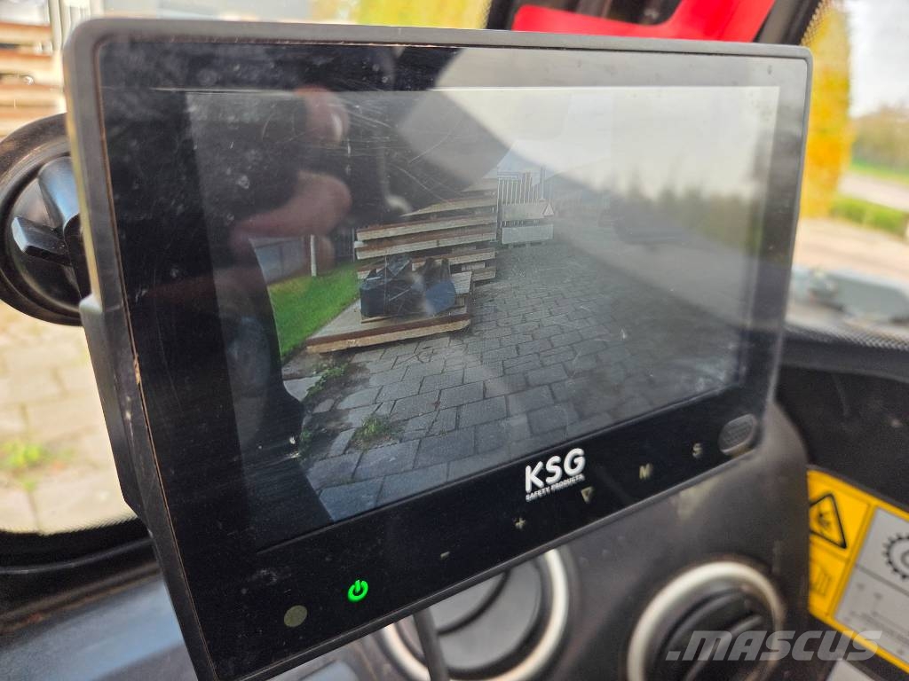 JCB 225 T Lietoti riteņu kompaktiekrāvēji