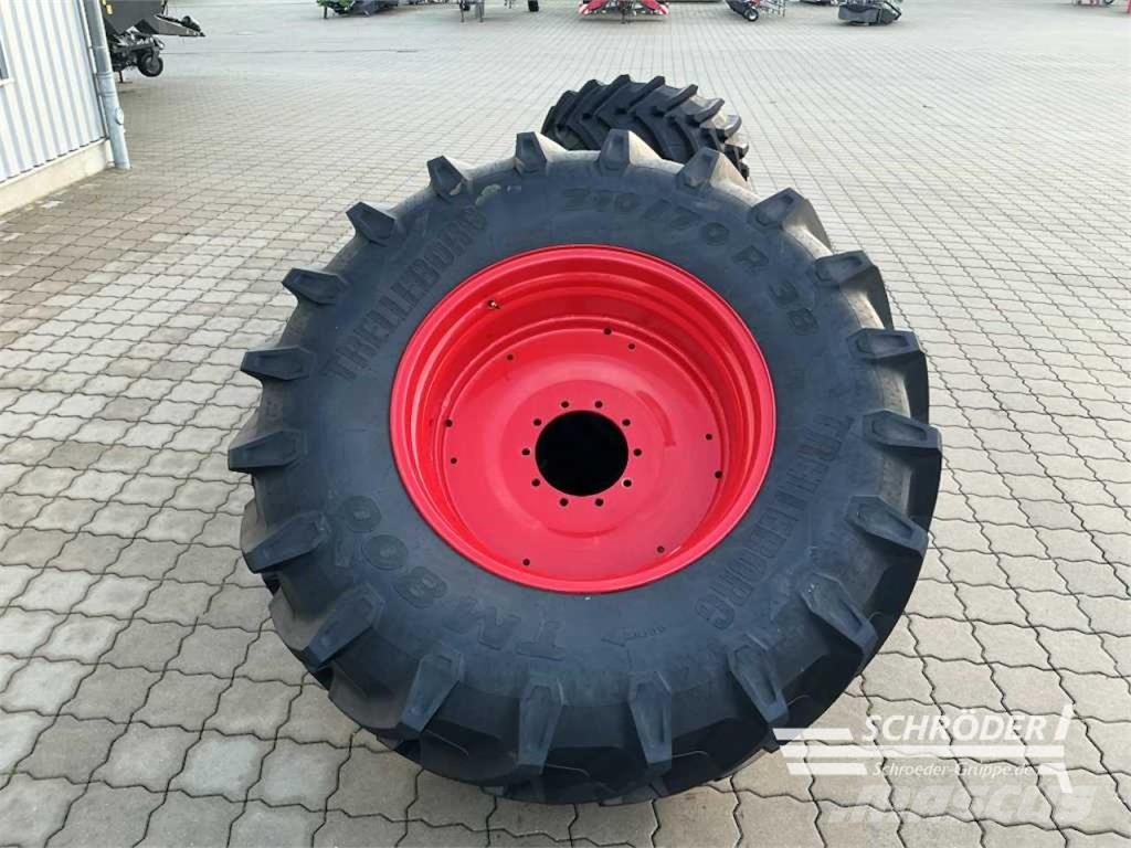 Fendt 2X 600/65 R28 / 2X 710/70 R38 TRELLEBORG Renkaat ja vanteet
